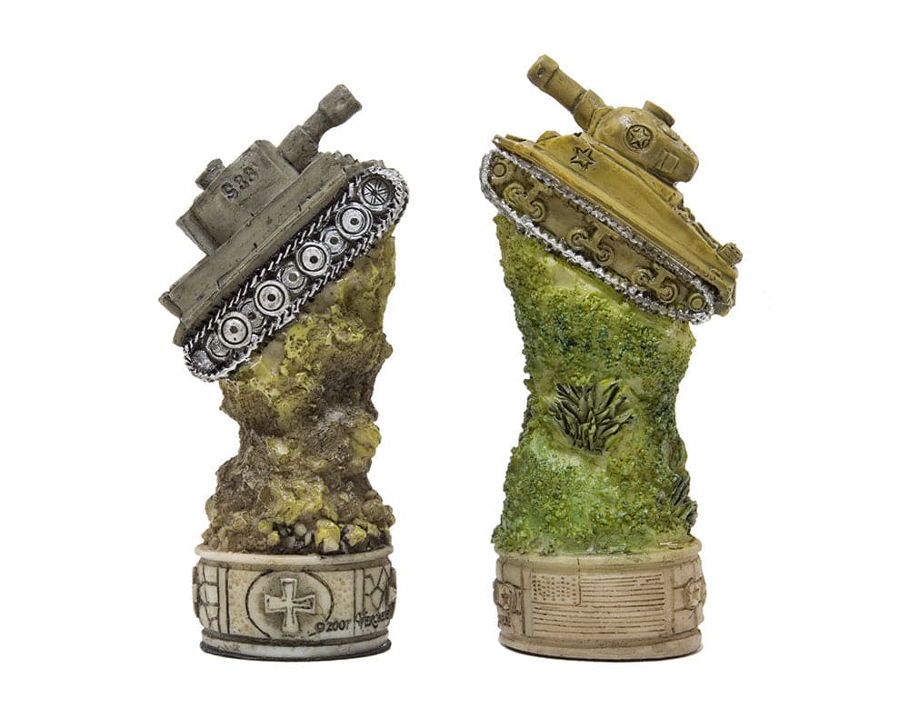 Hand-painted WW2 themed chess pieces by Italfama featuring tanks, part of the Hitler vs Roosevelt chess set.