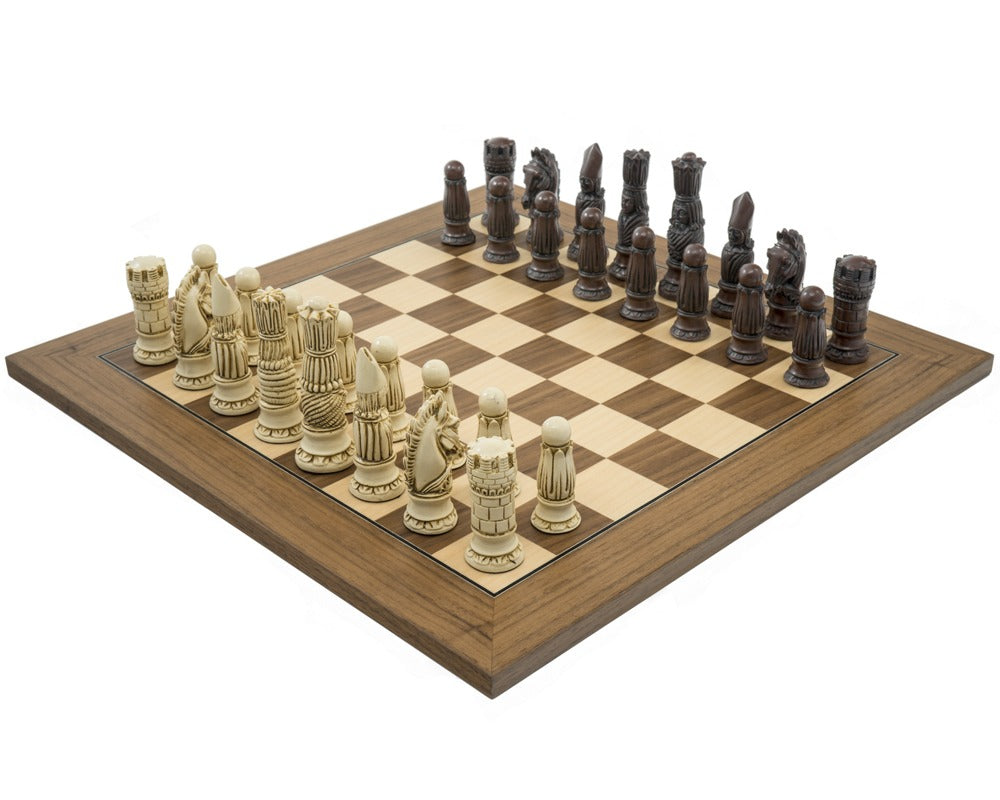 Wiktoriański zestaw szachowy Berkeley Chess — rdzawy i orzechowy