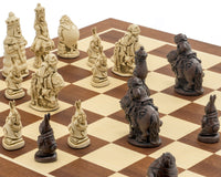 Berkeley Chess — Zestaw szachowy „Alicja w Krainie Czarów” (rdzawy i mahoniowy)