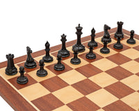 Zestaw szachowy Ebony and Mahogany Deluxe z limitowanej edycji London z 1850 r. z etui i zegarem
